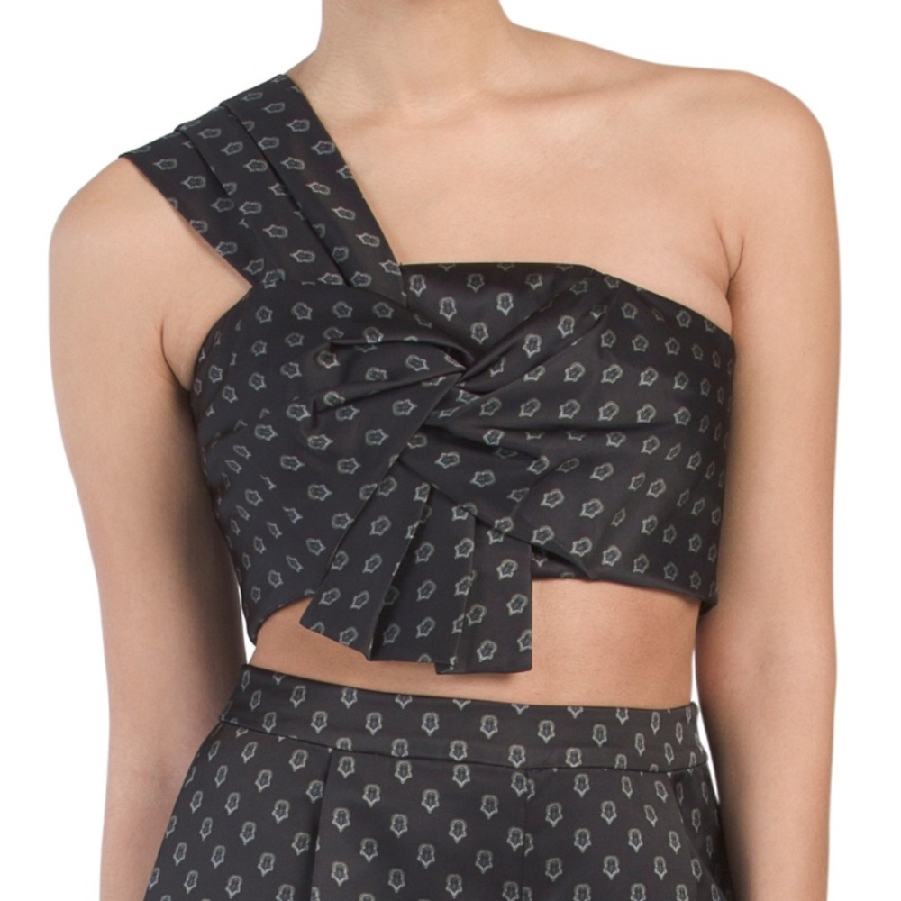 NWT Amur Adriana Top in Small